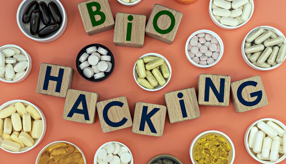 Integratori e Biohacking: Tra Scienza e Ottimizzazione